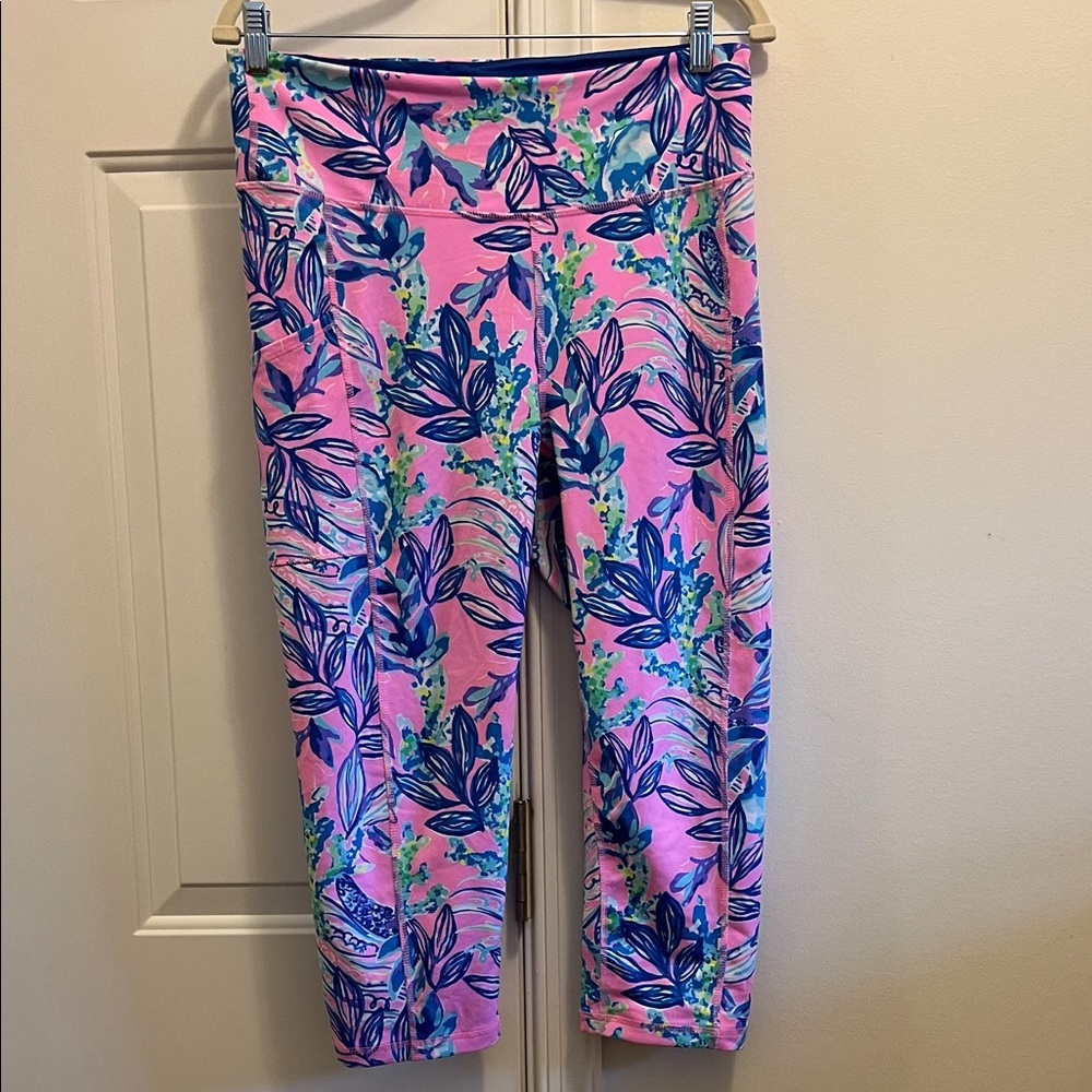 LILLY Pulitzer size L weekender Cropped leggings